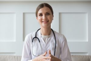 Kvinnelig lege Foto: Shutterstock